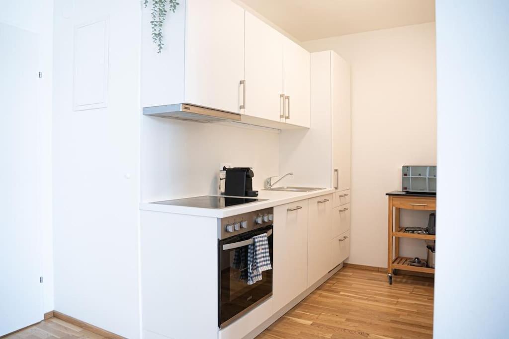 Bright & Modern - Balcony - Apartment Виена Екстериор снимка